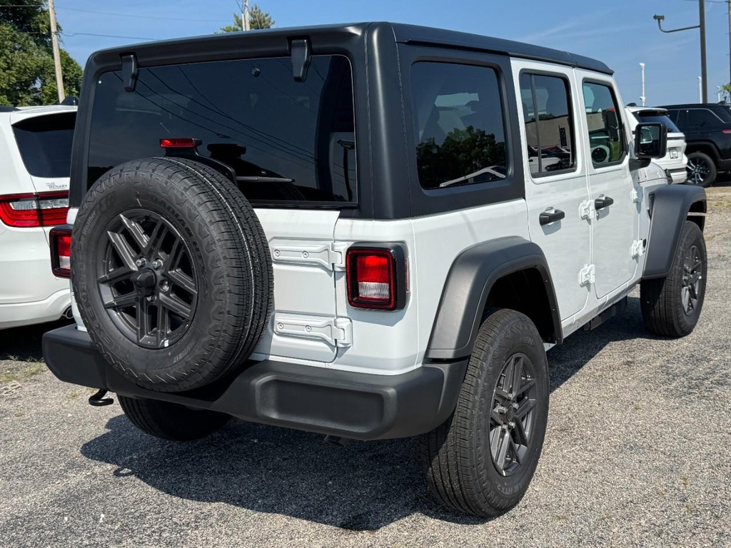 Jeep Wrangler Vehicle Full-screen Gallery Image 04