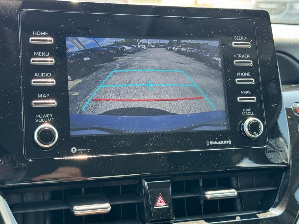 Toyota Camry Vehicle Full-screen Gallery Image 22