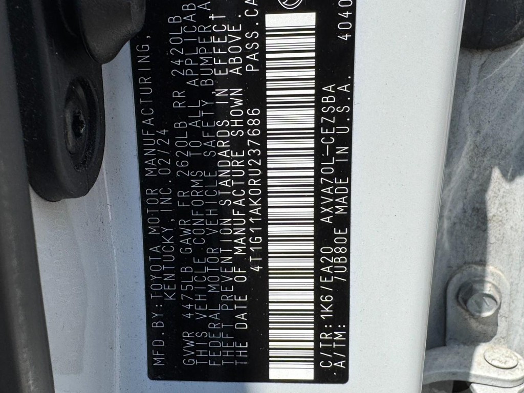 Toyota Camry Vehicle Full-screen Gallery Image 25