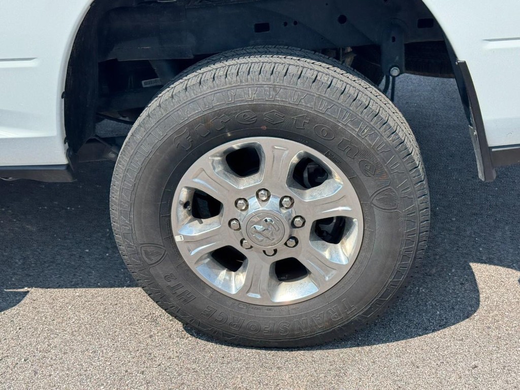 Ram 2500 Vehicle Full-screen Gallery Image 09