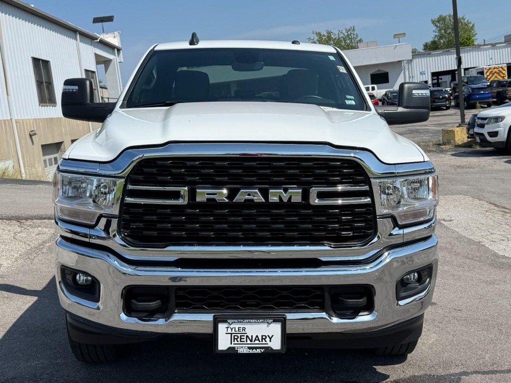 Ram 2500 Vehicle Full-screen Gallery Image 11