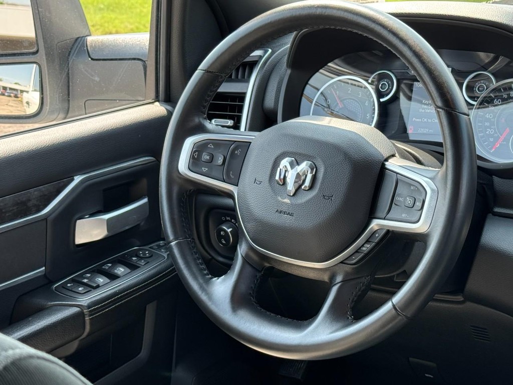 Ram 2500 Vehicle Full-screen Gallery Image 14