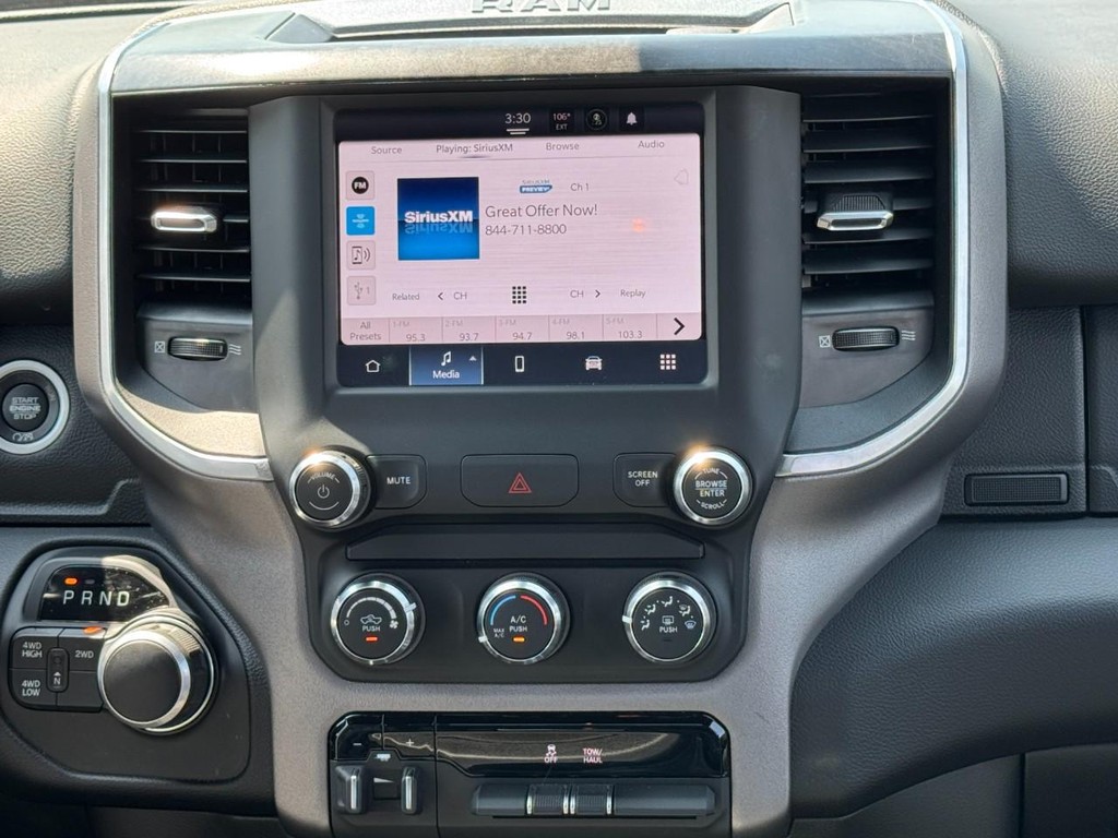 Ram 2500 Vehicle Full-screen Gallery Image 15