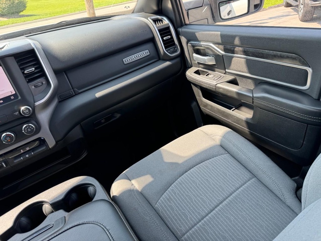 Ram 2500 Vehicle Full-screen Gallery Image 17
