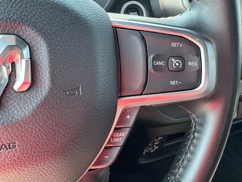 Ram 2500 Vehicle Full-screen Gallery Image 19