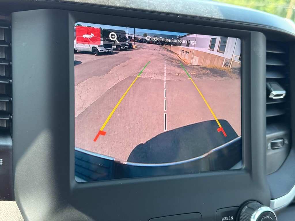 Ram 2500 Vehicle Full-screen Gallery Image 22