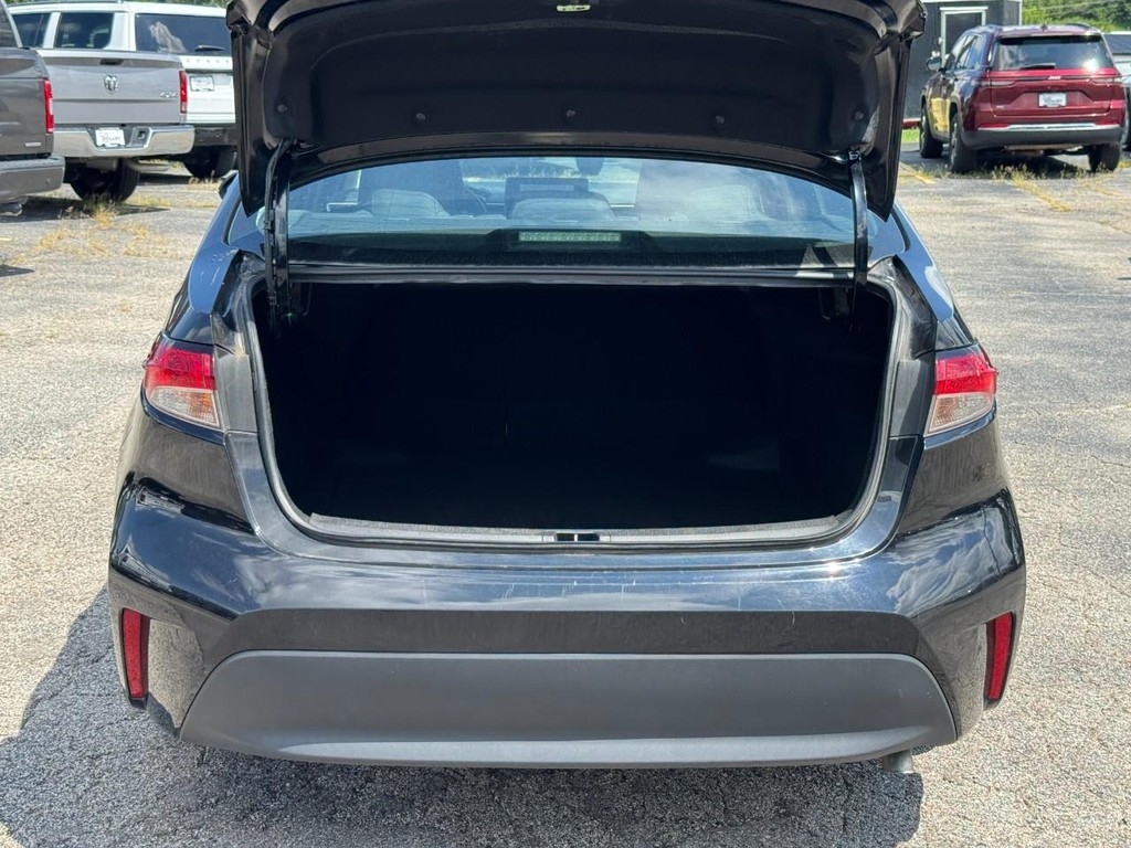 Toyota Corolla Vehicle Full-screen Gallery Image 06