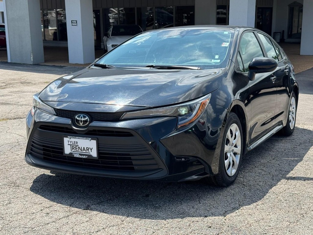 Toyota Corolla Vehicle Full-screen Gallery Image 10