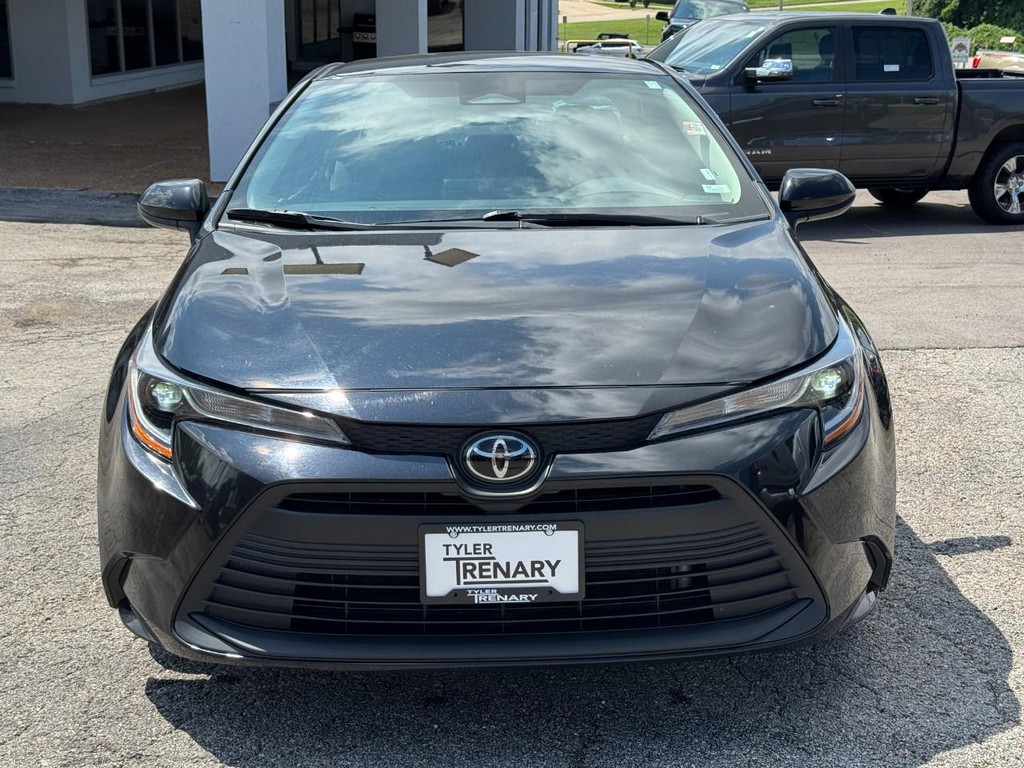 Toyota Corolla Vehicle Full-screen Gallery Image 11