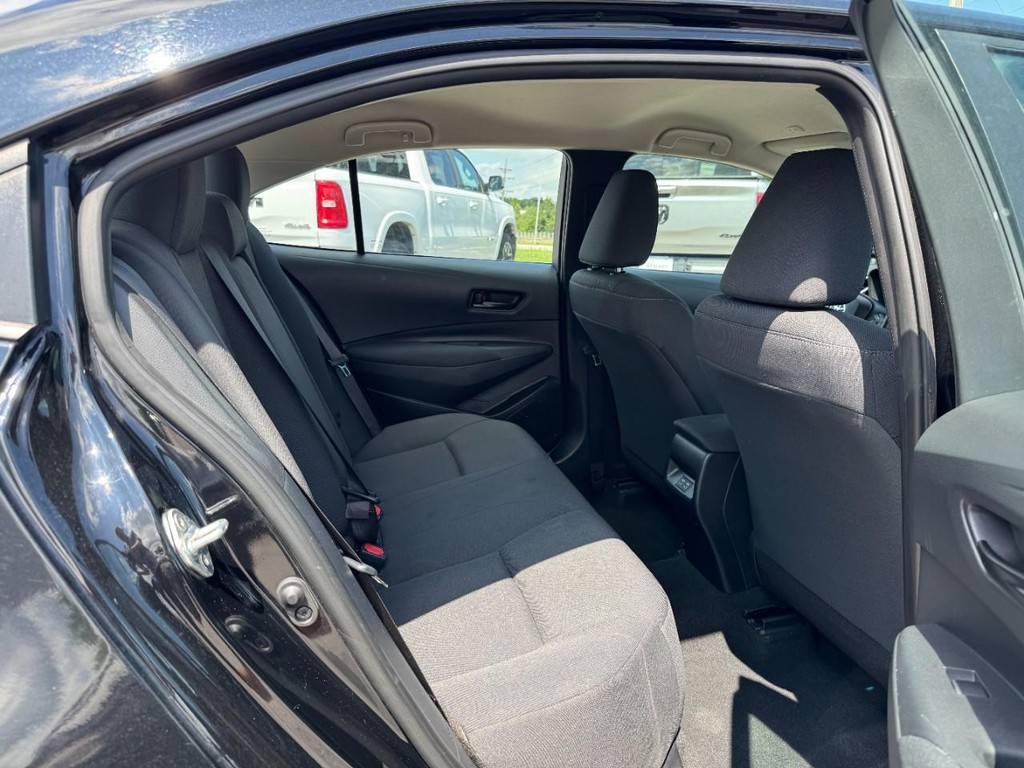 Toyota Corolla Vehicle Full-screen Gallery Image 12