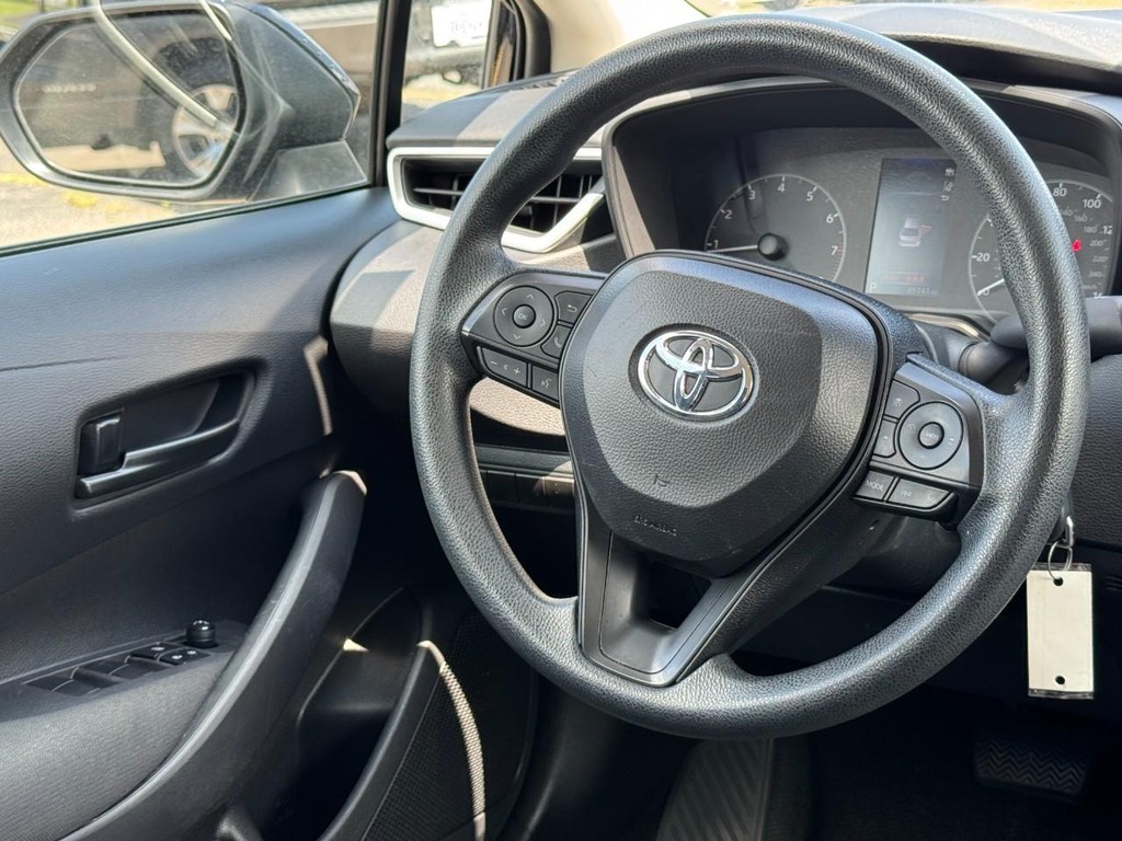 Toyota Corolla Vehicle Full-screen Gallery Image 14