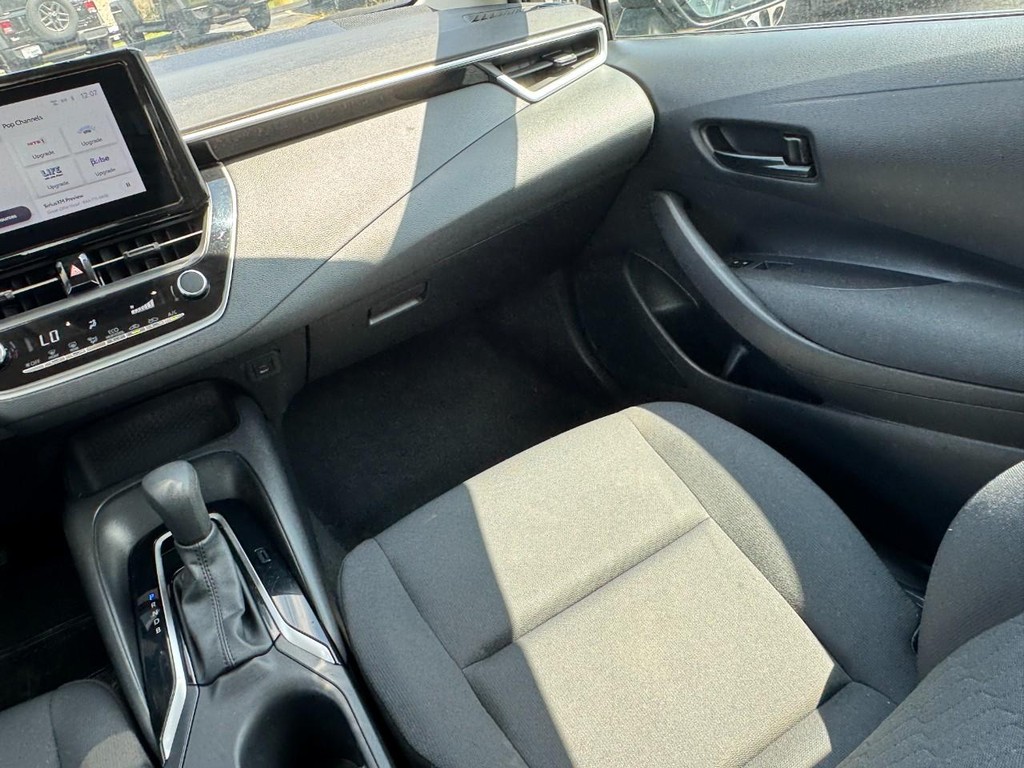 Toyota Corolla Vehicle Full-screen Gallery Image 17