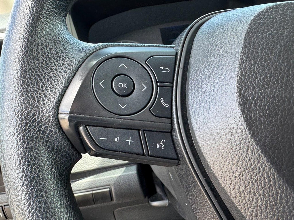 Toyota Corolla Vehicle Full-screen Gallery Image 18