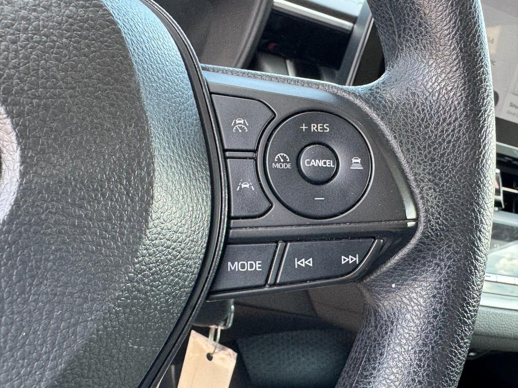 Toyota Corolla Vehicle Full-screen Gallery Image 19