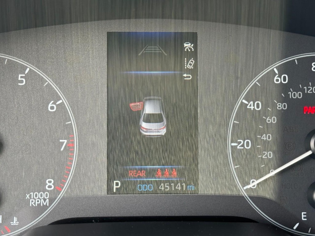 Toyota Corolla Vehicle Full-screen Gallery Image 20