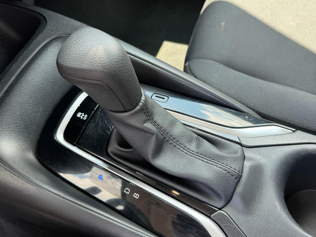 Toyota Corolla Vehicle Full-screen Gallery Image 21
