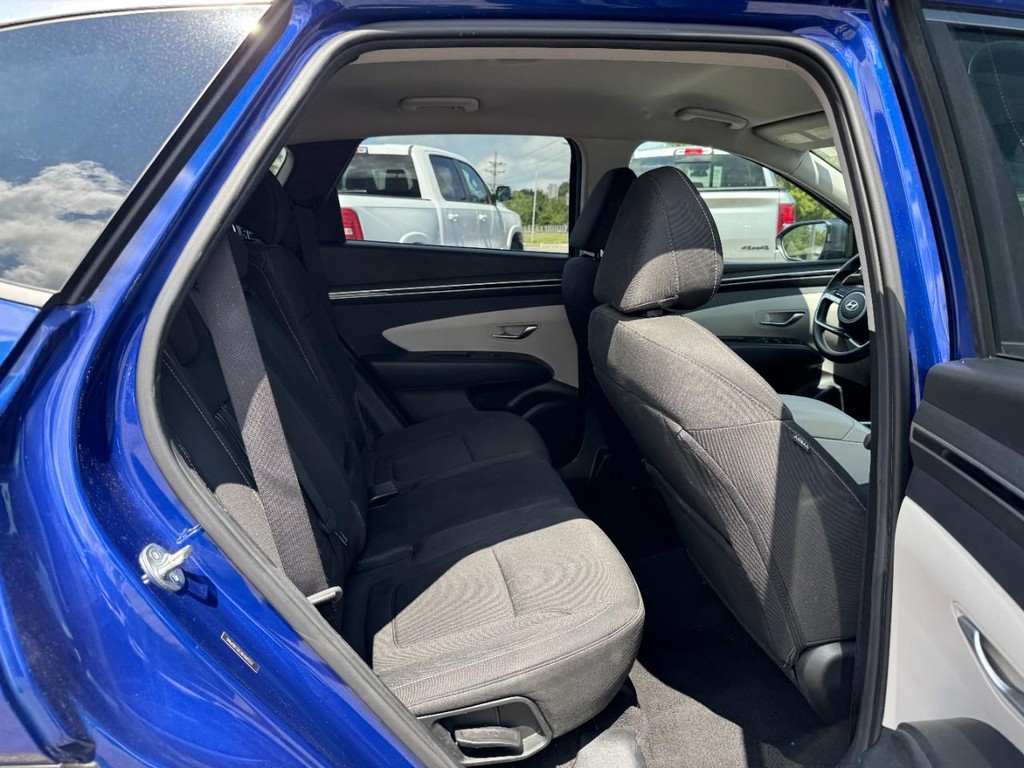 Hyundai Tucson Vehicle Full-screen Gallery Image 12