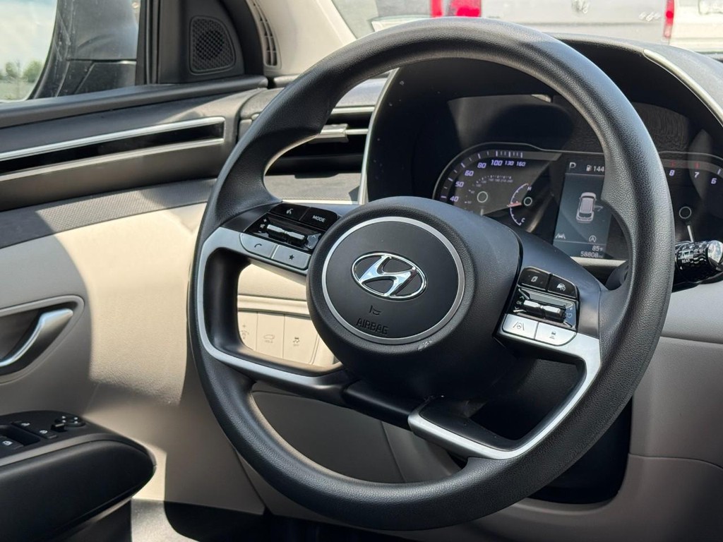 Hyundai Tucson Vehicle Full-screen Gallery Image 14