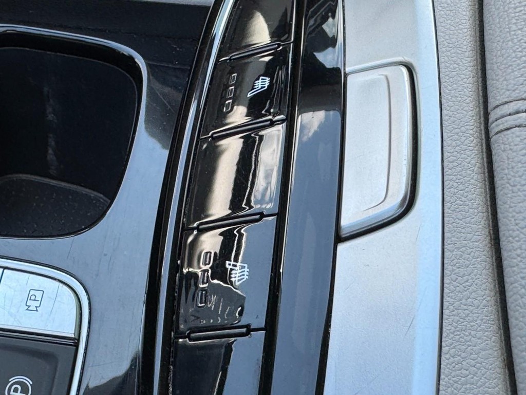 Hyundai Tucson Vehicle Full-screen Gallery Image 21