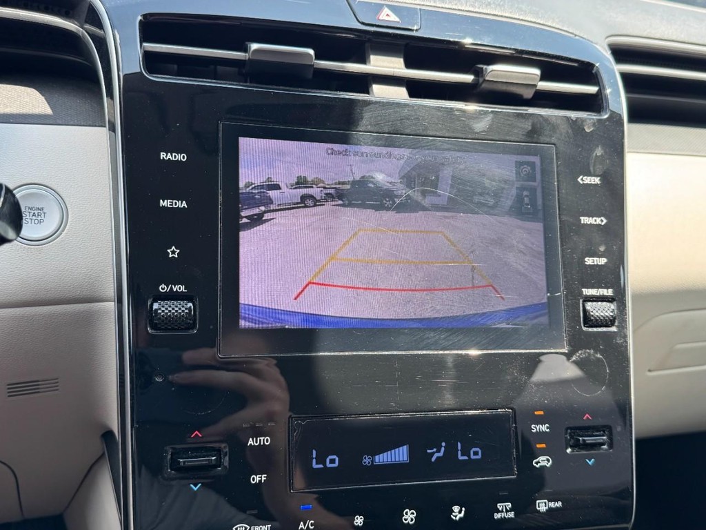 Hyundai Tucson Vehicle Full-screen Gallery Image 23