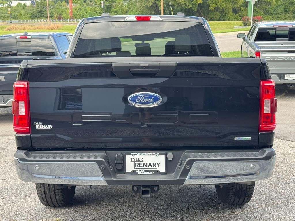Ford F-150 Vehicle Full-screen Gallery Image 05