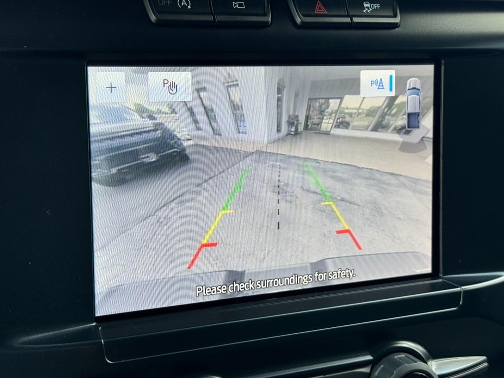 Ford F-150 Vehicle Full-screen Gallery Image 23