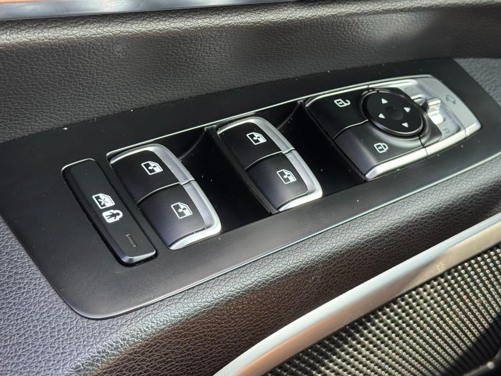 Kia Telluride Vehicle Full-screen Gallery Image 25