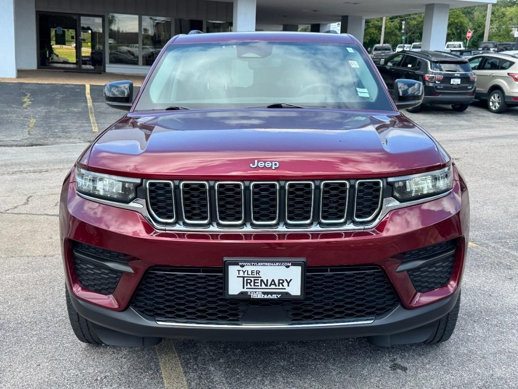 Jeep Grand Cherokee Vehicle Full-screen Gallery Image 11