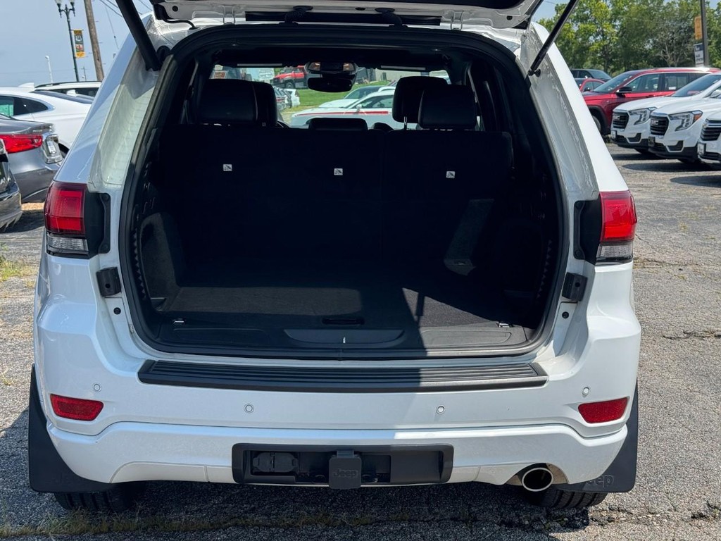 Jeep Grand Cherokee Vehicle Full-screen Gallery Image 06