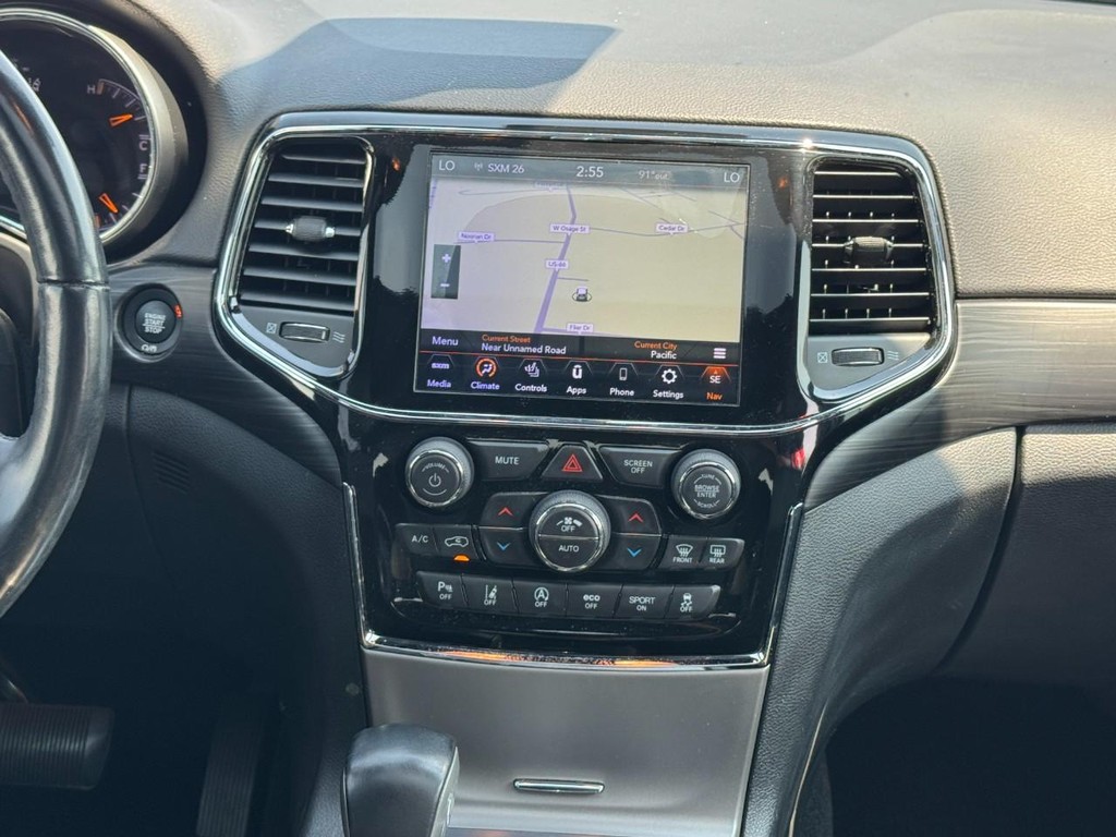 Jeep Grand Cherokee Vehicle Full-screen Gallery Image 16