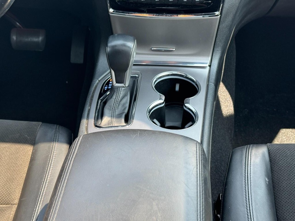 Jeep Grand Cherokee Vehicle Full-screen Gallery Image 17