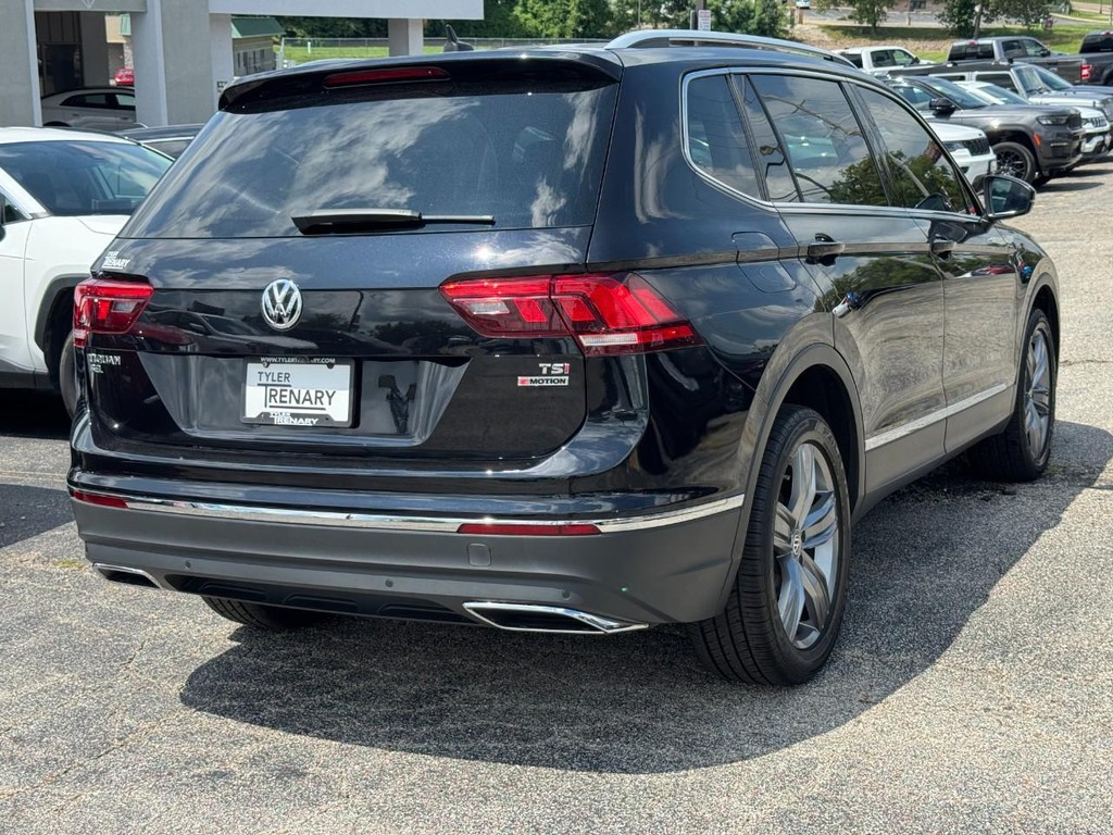 Volkswagen Tiguan Vehicle Full-screen Gallery Image 04