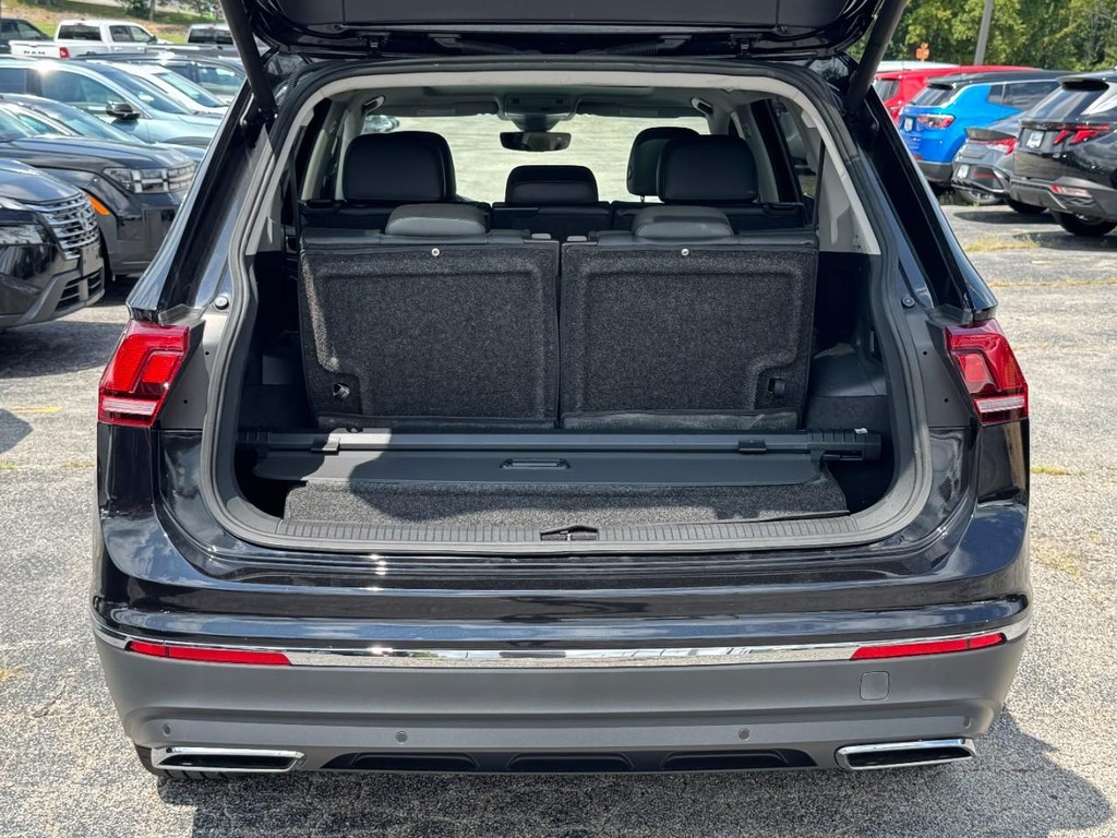 Volkswagen Tiguan Vehicle Full-screen Gallery Image 06
