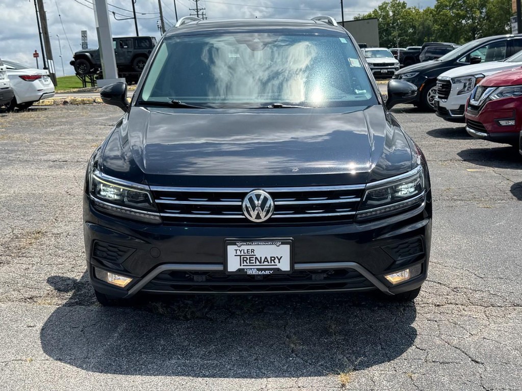 Volkswagen Tiguan Vehicle Full-screen Gallery Image 11