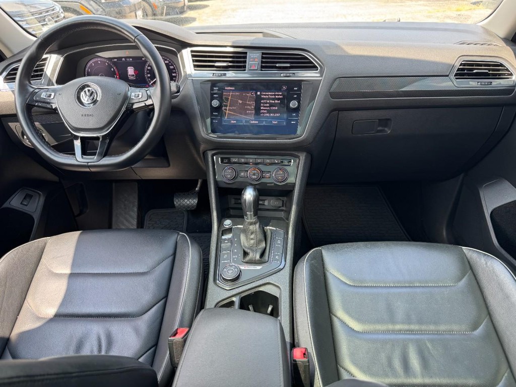 Volkswagen Tiguan Vehicle Full-screen Gallery Image 14