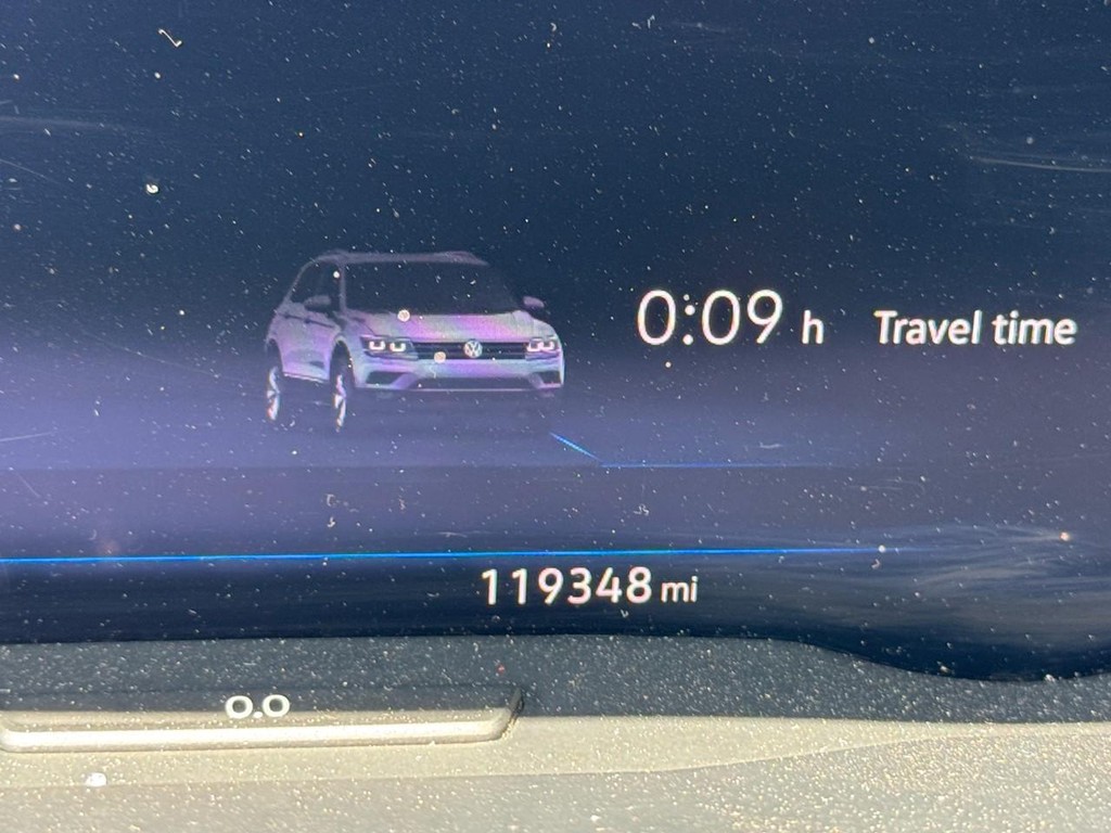 Volkswagen Tiguan Vehicle Full-screen Gallery Image 21