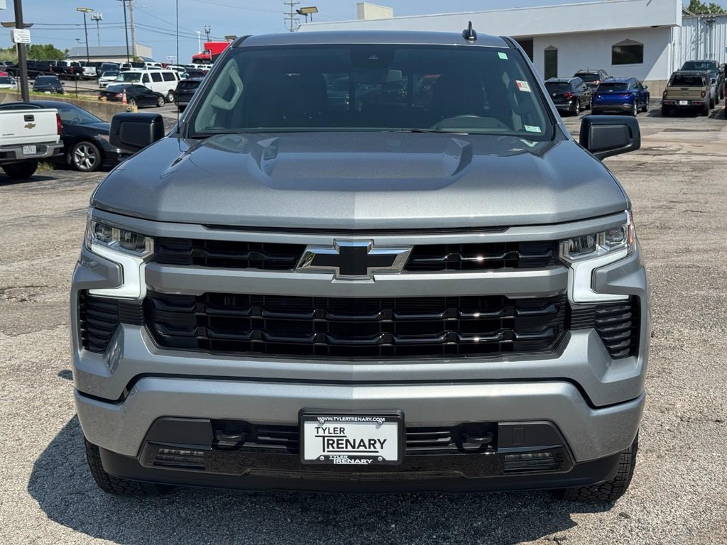Chevrolet Silverado 1500 Vehicle Full-screen Gallery Image 11