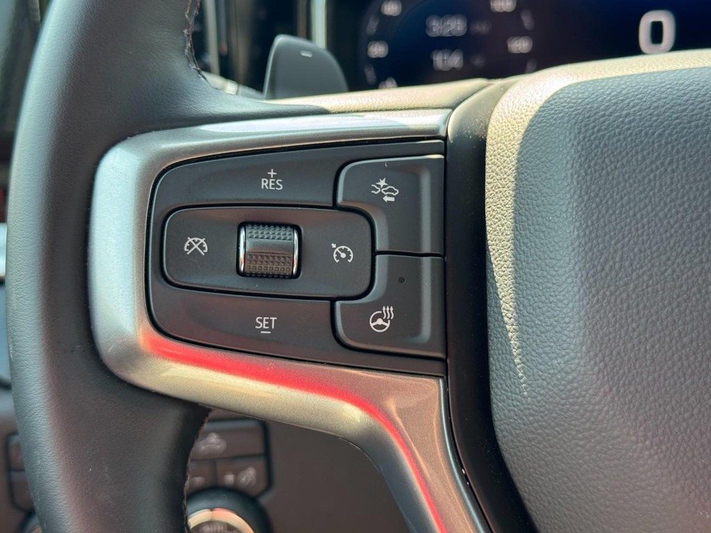 Chevrolet Silverado 1500 Vehicle Full-screen Gallery Image 18