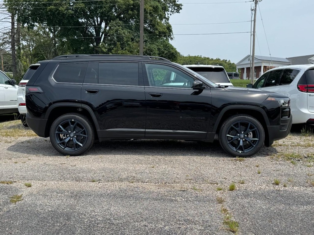 Jeep Cherokee Vehicle Full-screen Gallery Image 02