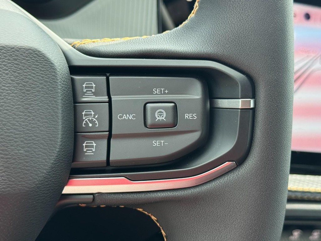 Jeep Cherokee Vehicle Full-screen Gallery Image 13