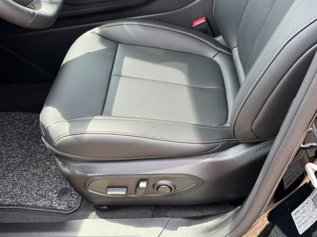 Jeep Cherokee Vehicle Full-screen Gallery Image 18