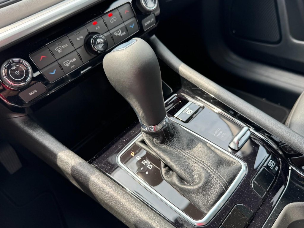 Jeep Compass Vehicle Full-screen Gallery Image 14