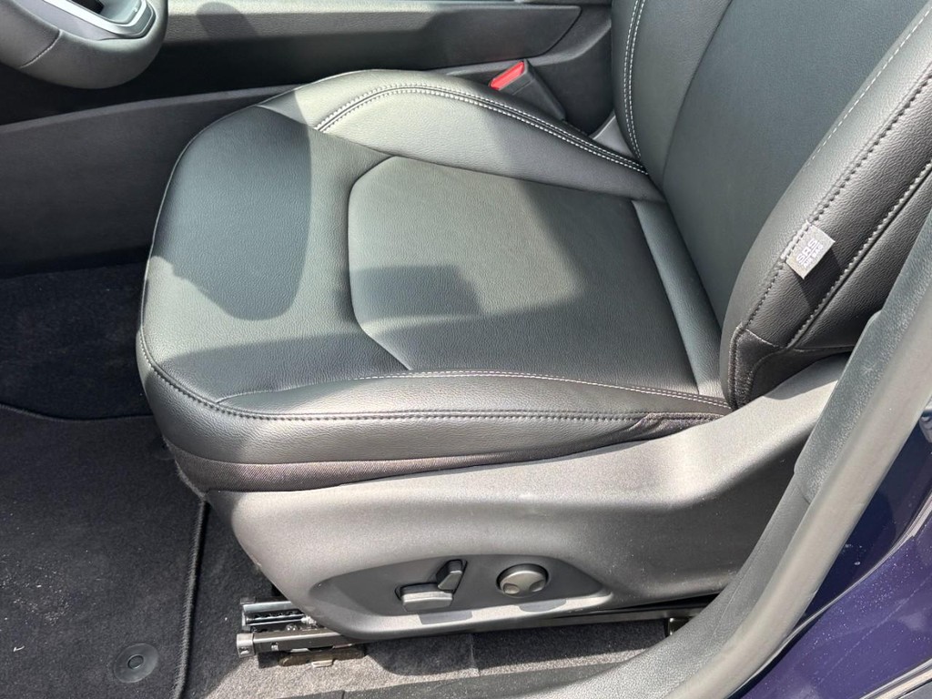 Jeep Compass Vehicle Full-screen Gallery Image 17