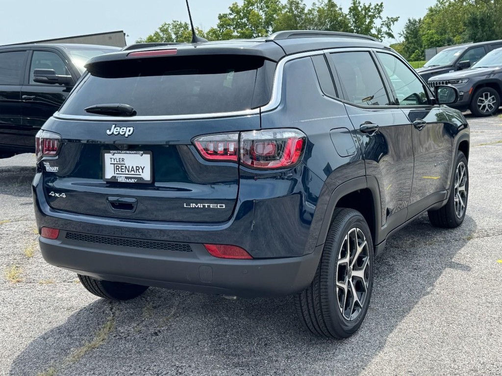 Jeep Compass Vehicle Full-screen Gallery Image 04