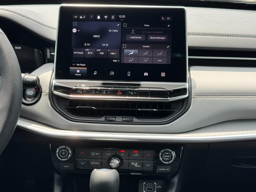 Jeep Compass Vehicle Full-screen Gallery Image 10