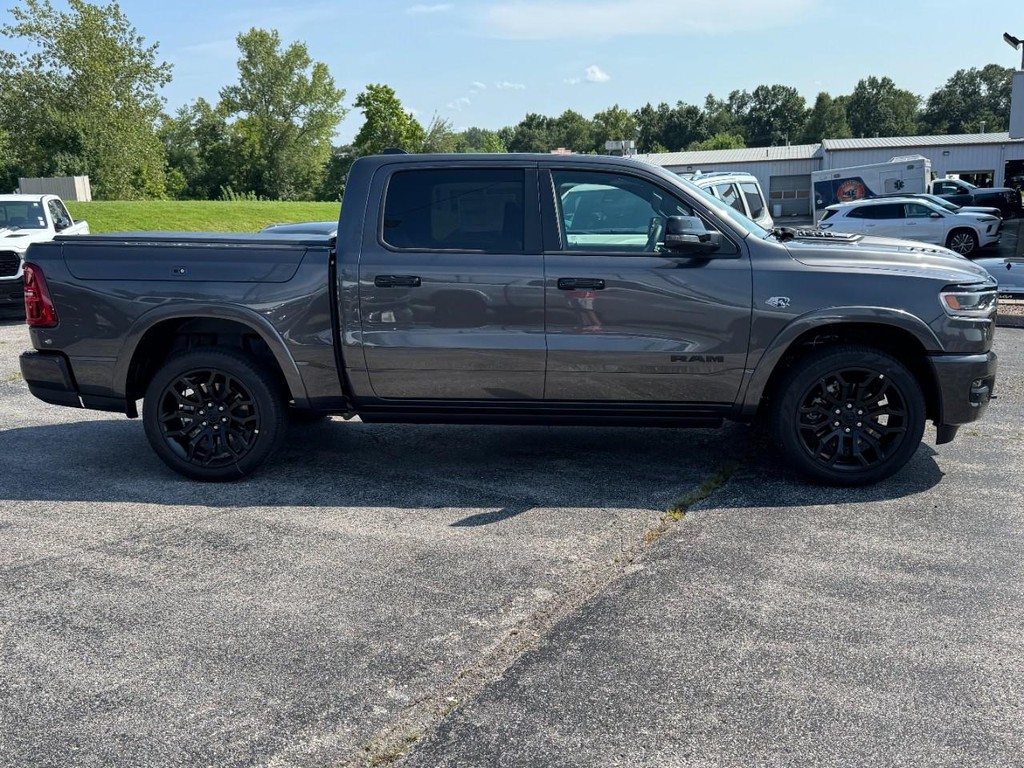 Ram 1500 Vehicle Full-screen Gallery Image 02