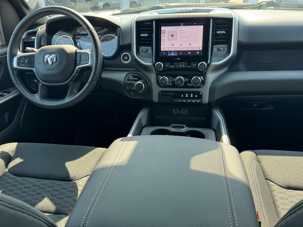 Ram 1500 Vehicle Full-screen Gallery Image 07