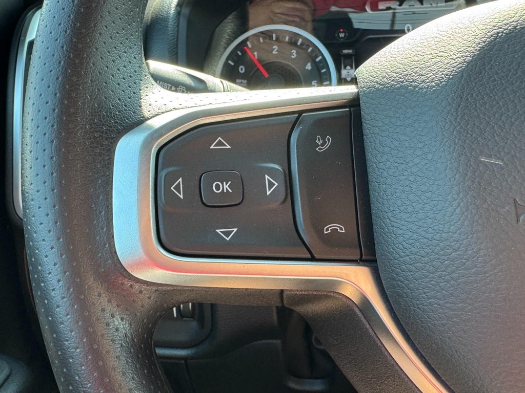 Ram 1500 Vehicle Full-screen Gallery Image 12