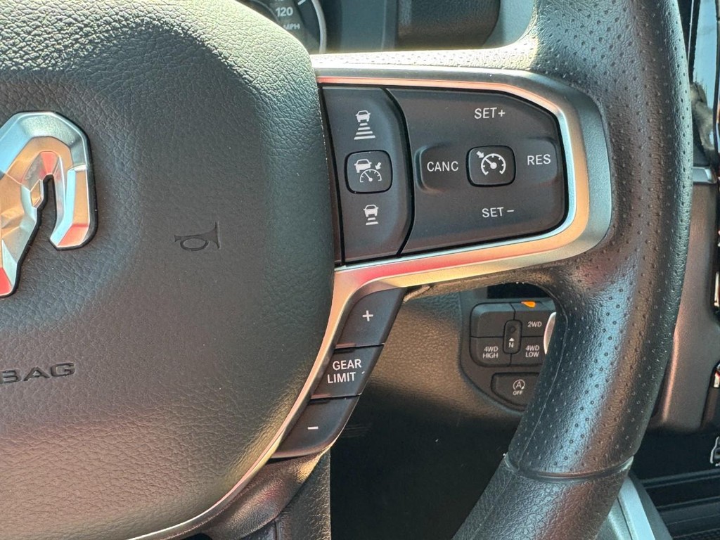 Ram 1500 Vehicle Full-screen Gallery Image 13