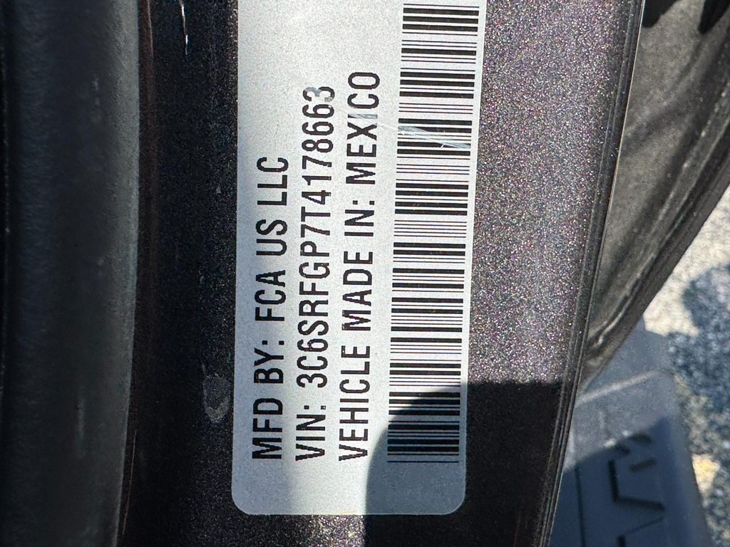 Ram 1500 Vehicle Full-screen Gallery Image 18
